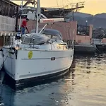 船屋 Boat *
